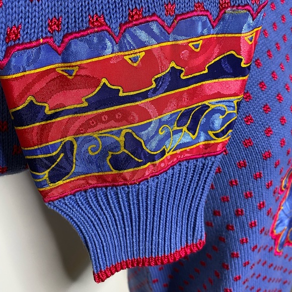 Vibrant vintage applique periwinkle and hot pink sweater - Picture 5 of 6